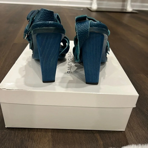 BALENCIAGA Leather Ankle Strap heels - Picture 5 of 8